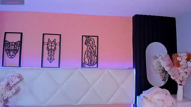 Charlotte_evanns_1's cam snapshot