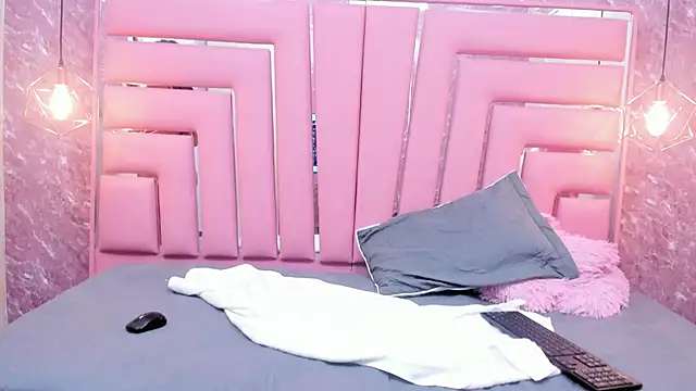 HOTTIE_MIA_'s cam snapshot