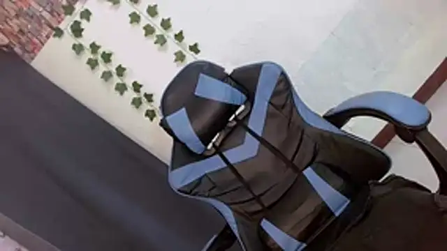 Scarlet_foxy69 live sex cam