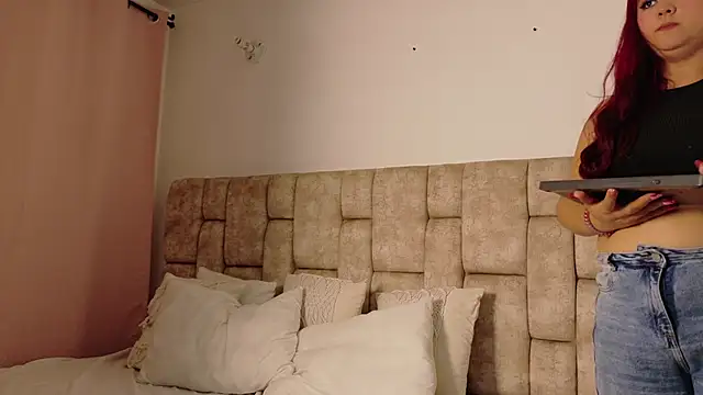 MiaBlumm_'s cam snapshot