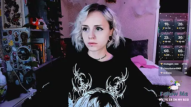 NaniMoore live sex cam