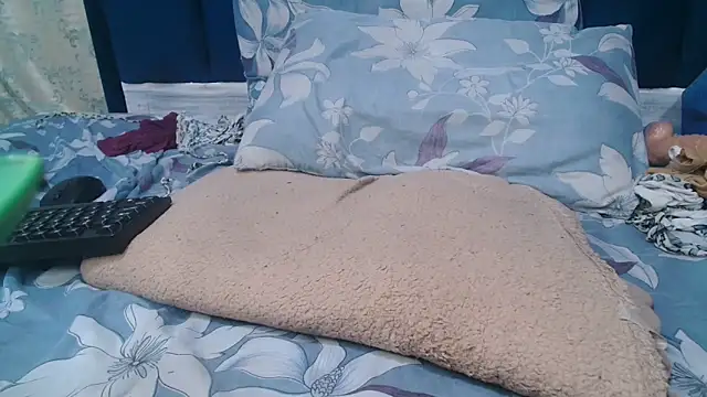 DarkCherryx's cam snapshot