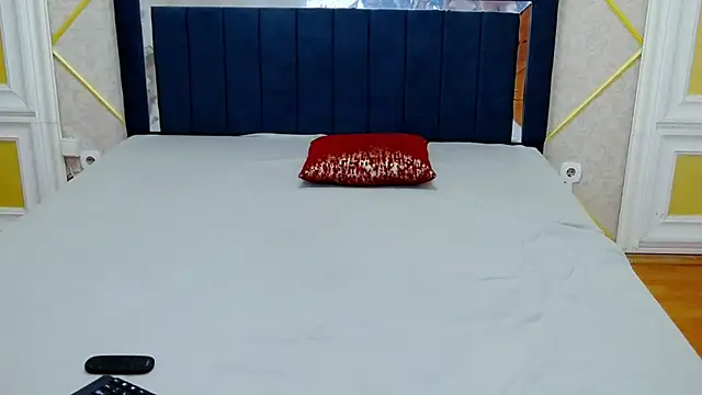 SaraElisse's cam snapshot