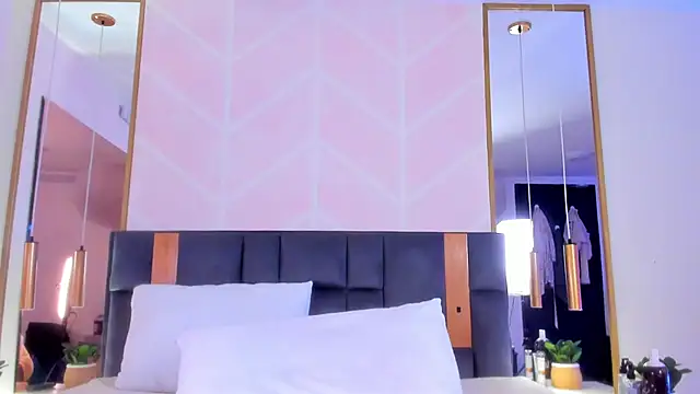 GabyPetit live sex cam