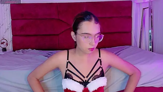 sara_saenz99 live sex cam