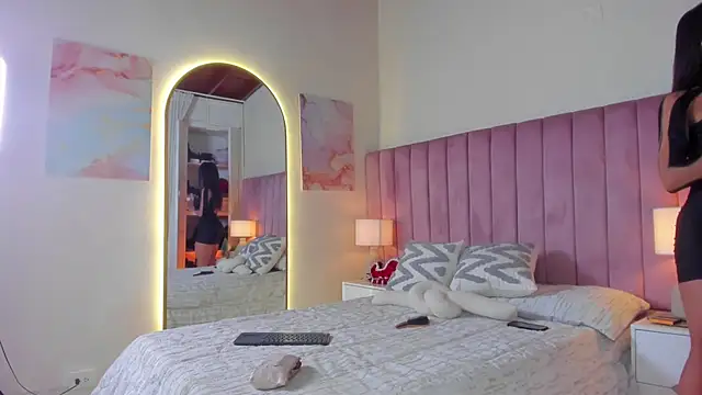 Aleja_arango1 live sex cam