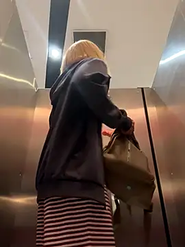 SweetBunnyGF live sex cam