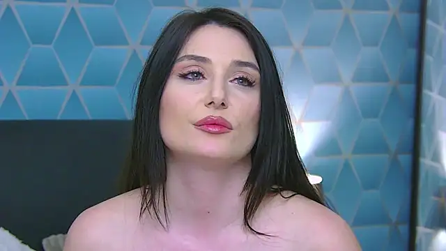 KassieWeins live sex cam