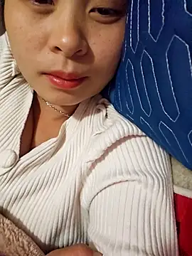 Squirrel-Pear live sex cam