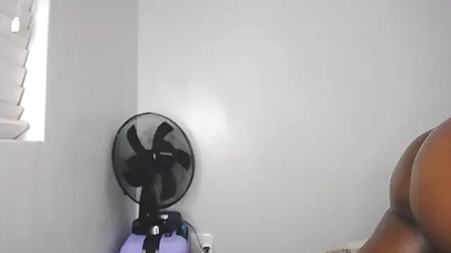 Bootylexy22 live sex cam