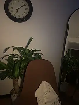 sukhakunis1 live sex cam