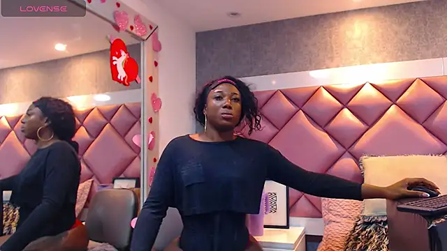 Thegreatonelady live sex cam