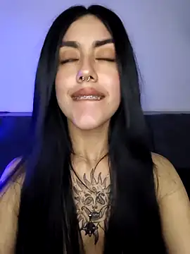 Mazikeen-- live sex cam