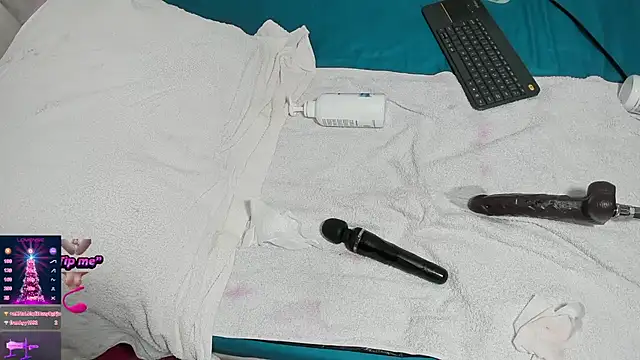 blondeb201 live sex cam