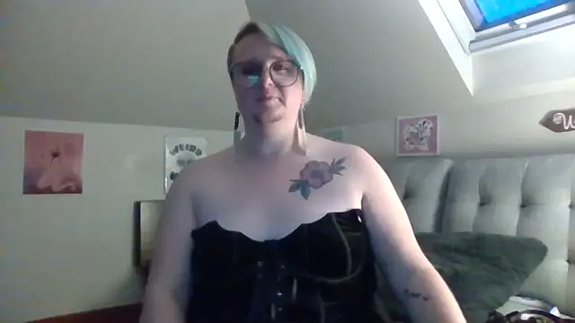 queerlyjaz live sex cam