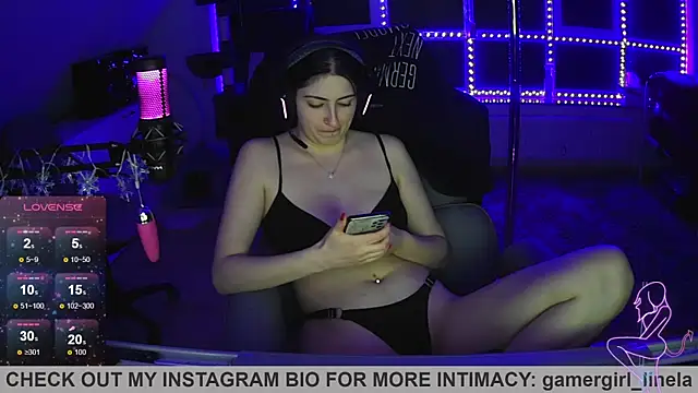 Gamergirl-Linela live sex cam