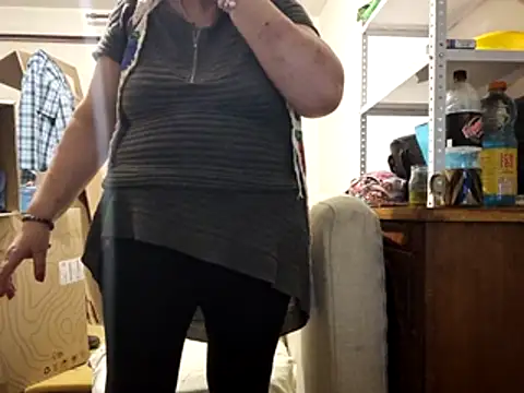 Samantha_Squirt@xh live sex cam