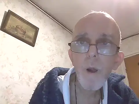 mariusica1@xh live sex cam