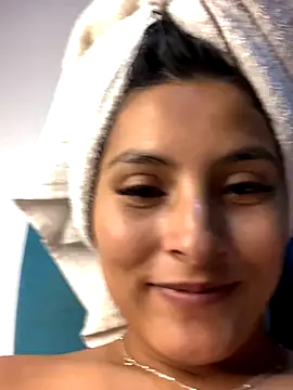 Cami_Leon2's cam snapshot