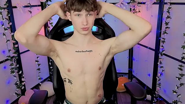 Maxwellchiik live sex cam