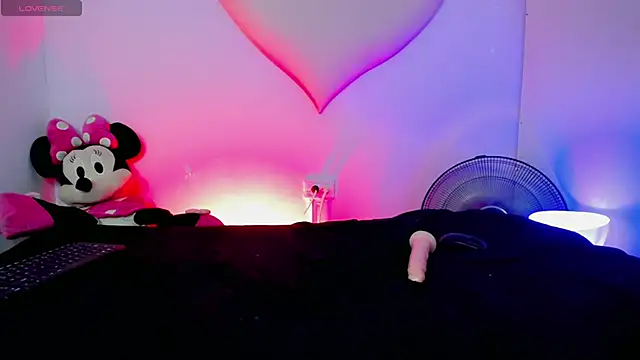 Mishell_hot_'s cam snapshot