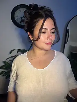 sukhakunis1 live sex cam