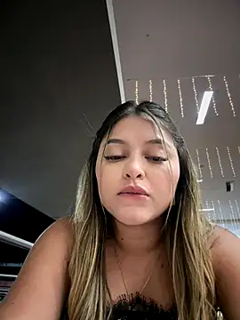 lunablossom_ live sex cam