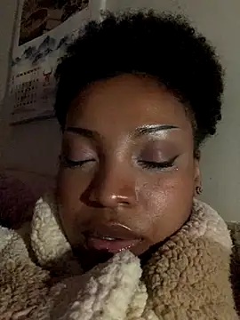 Queenkimi777's cam snapshot