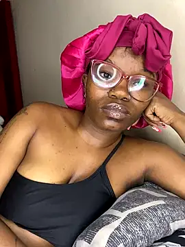 YummyMelanin117's cam snapshot