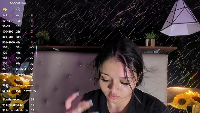 SaraLondon13's cam snapshot