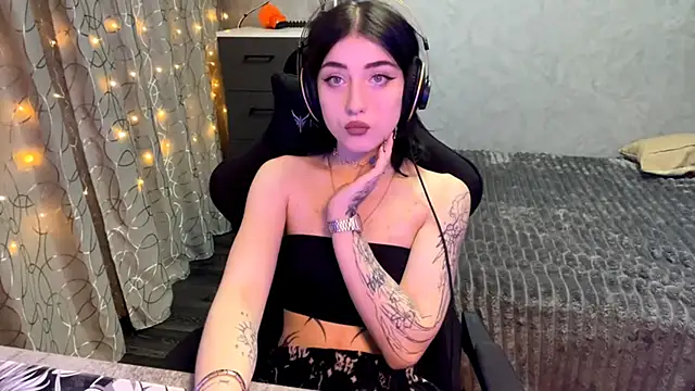 Meowluly's cam snapshot