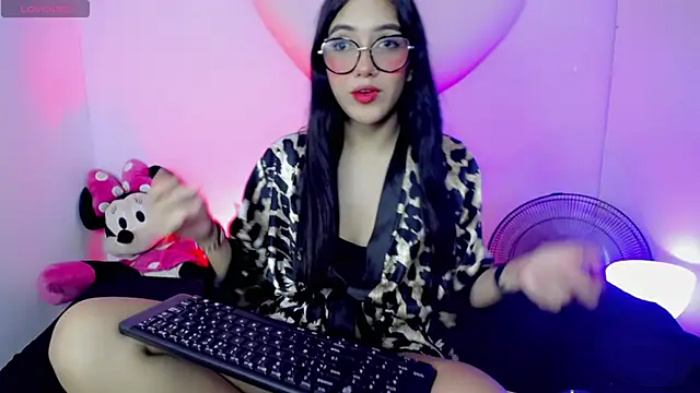 Mishell_hot_'s cam snapshot