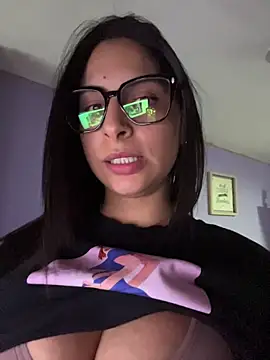 charlotte_stevenss_'s cam snapshot