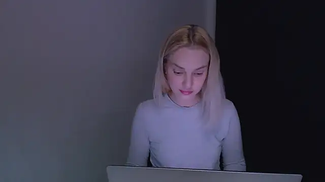 Lia_noo_regrets's cam snapshot