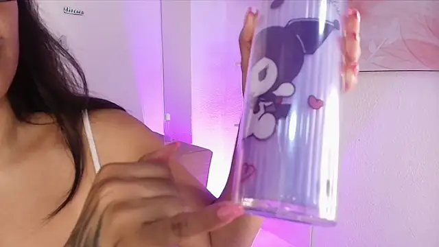 KamyGlam's cam snapshot