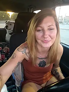 SheIsSomething's cam snapshot