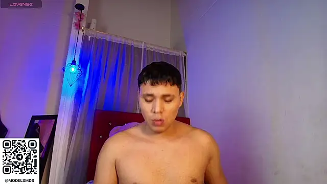 couple_lovelyds's cam snapshot