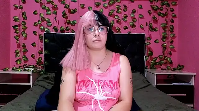 HollowLady_01's cam snapshot