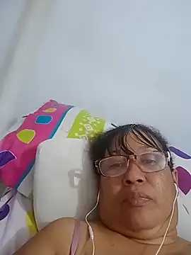 MilfPleasure's cam snapshot