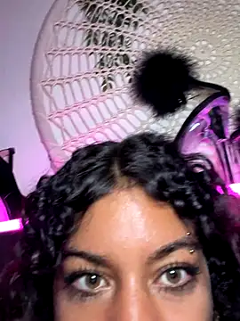 AlyssaHottv_'s cam snapshot