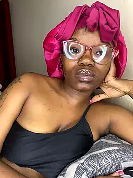 YummyMelanin117's cam snapshot