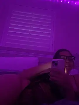 ThatBratCartier's cam snapshot