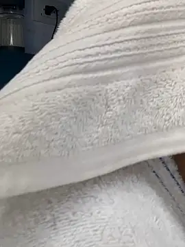 Cami_Leon2's cam snapshot