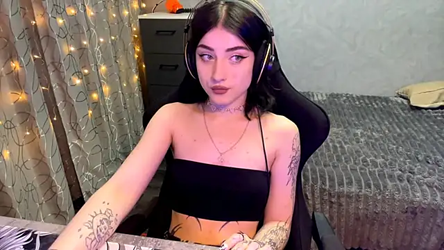 Meowluly's cam snapshot