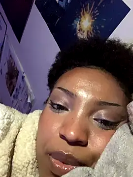 Queenkimi777's cam snapshot