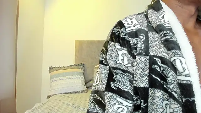 Deliciouscocoa's cam snapshot