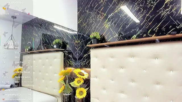 SaraLondon13's cam snapshot