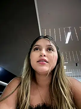 lunablossom_'s cam snapshot