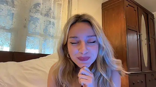 SirenaBelle live sex cam