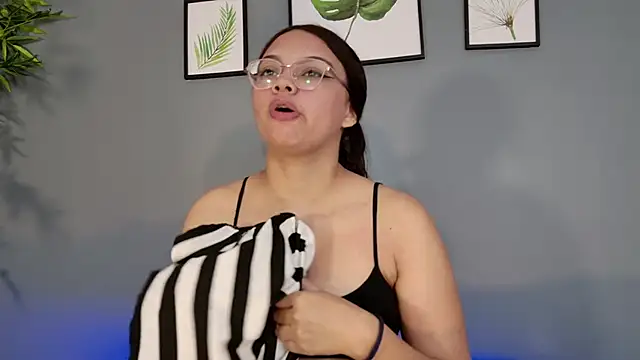 miaa_lux live sex cam